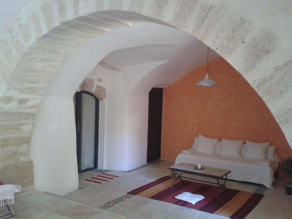 Guesthouse De Cambis B&B Remoulins Exterior foto