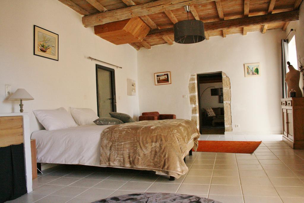 Guesthouse De Cambis B&B Remoulins Exterior foto