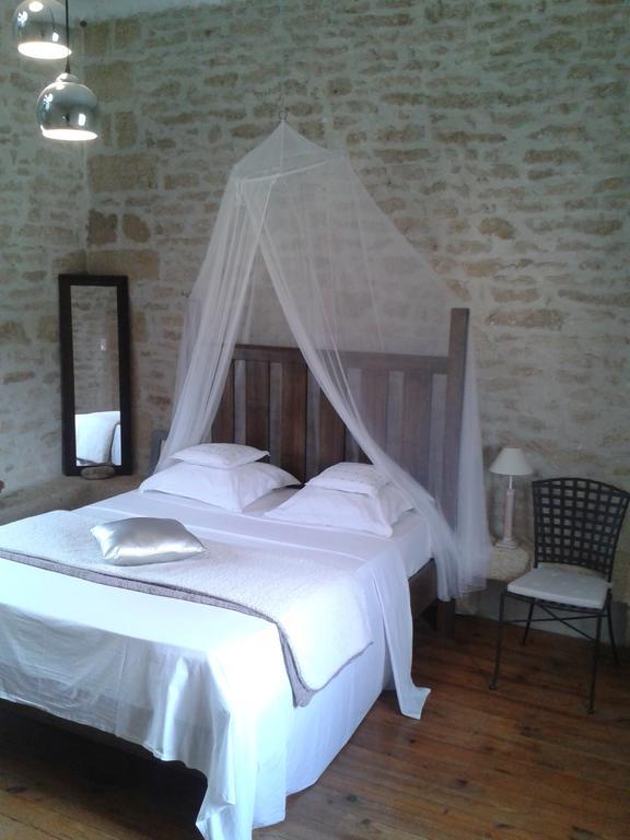 Guesthouse De Cambis B&B Remoulins Habitación foto